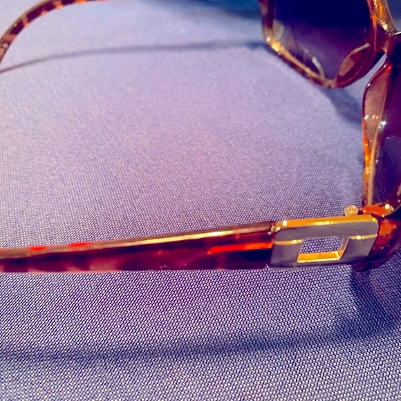 NEW TORTOISE SUNGLASSES - Picture 2 of 2